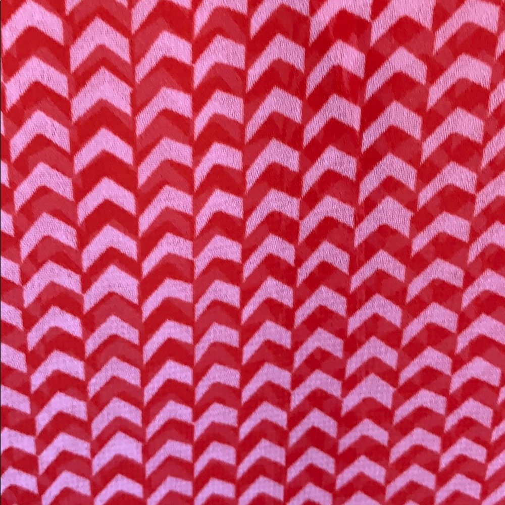 Red& White Chevron Tank - Picture 3 of 4